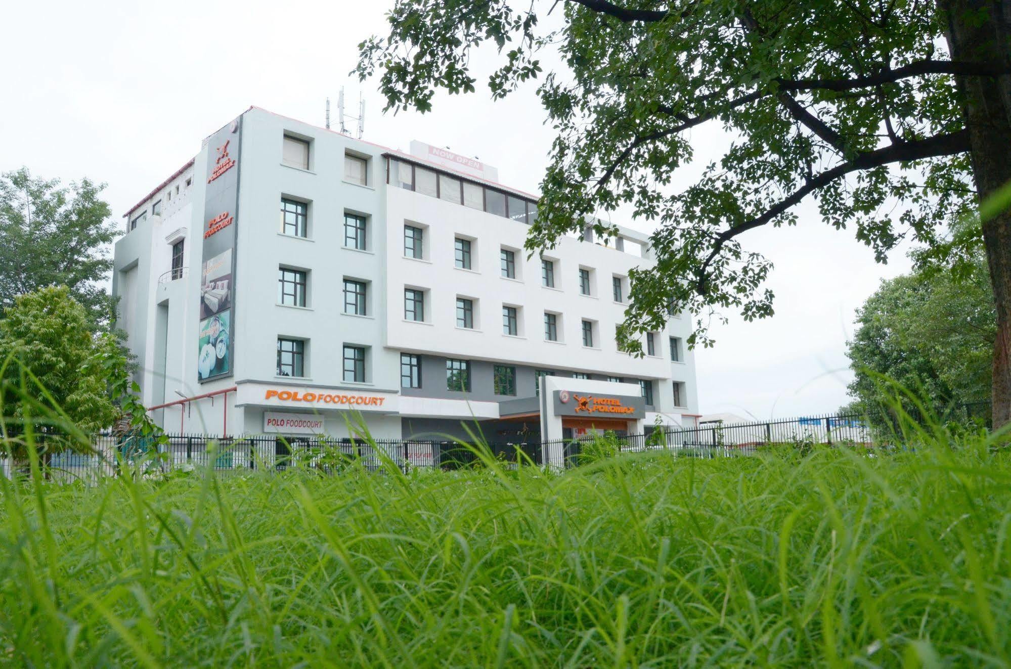 Max Hotels Allāhābād Junction Exteriör bild